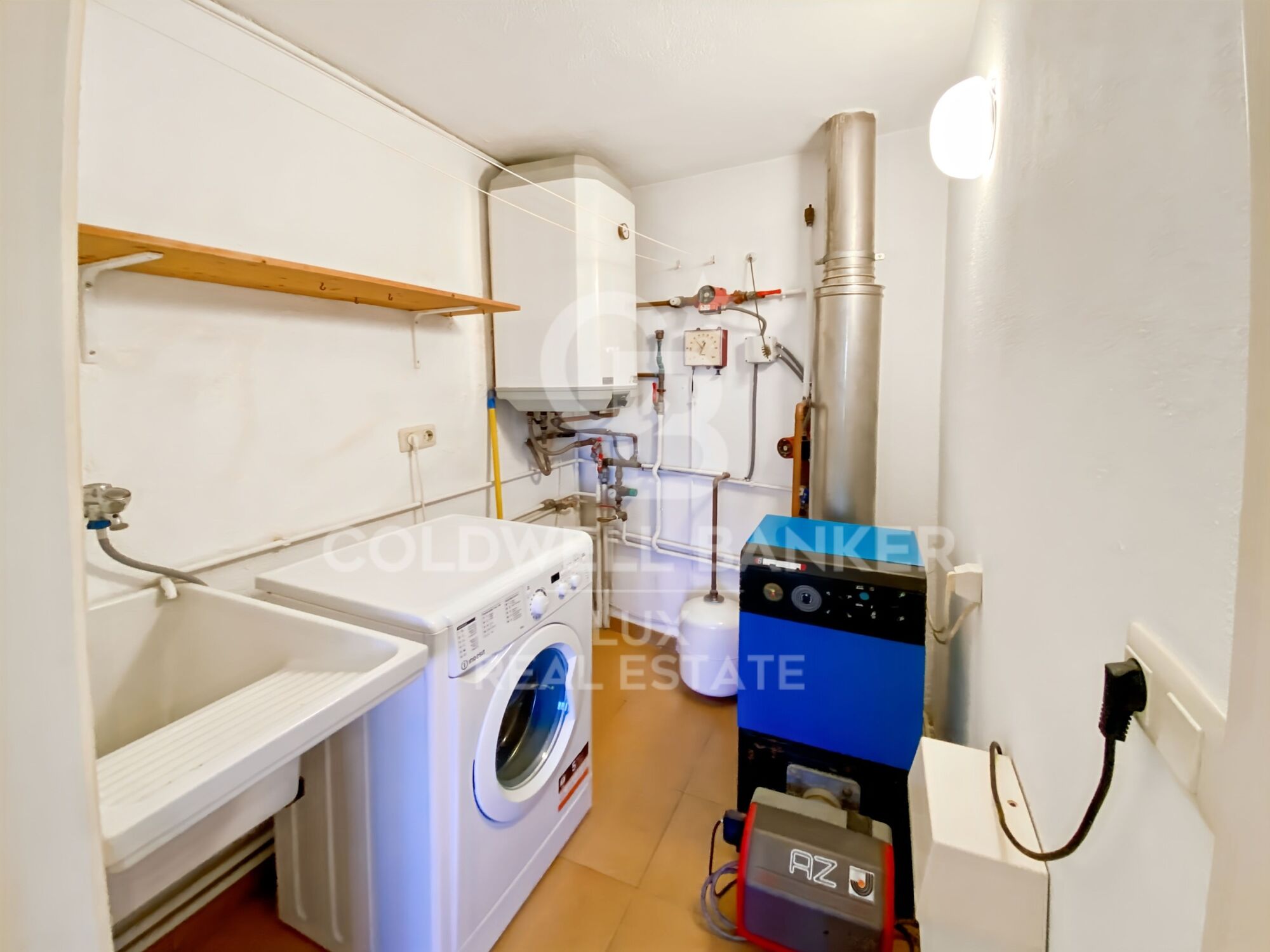 Village house with terrace in the centre of Albons