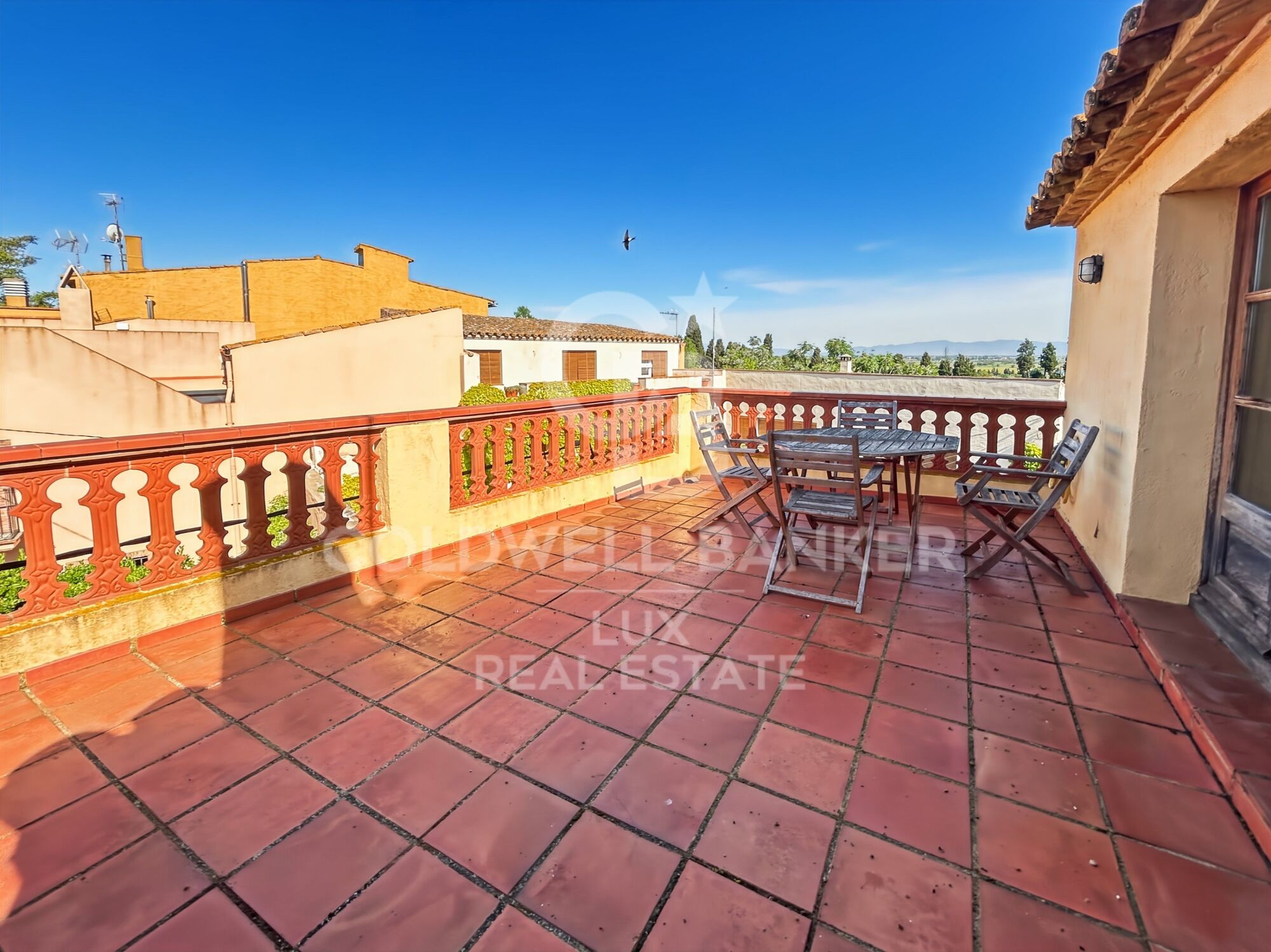Casa de pueblo con terraza en el centro de Albons