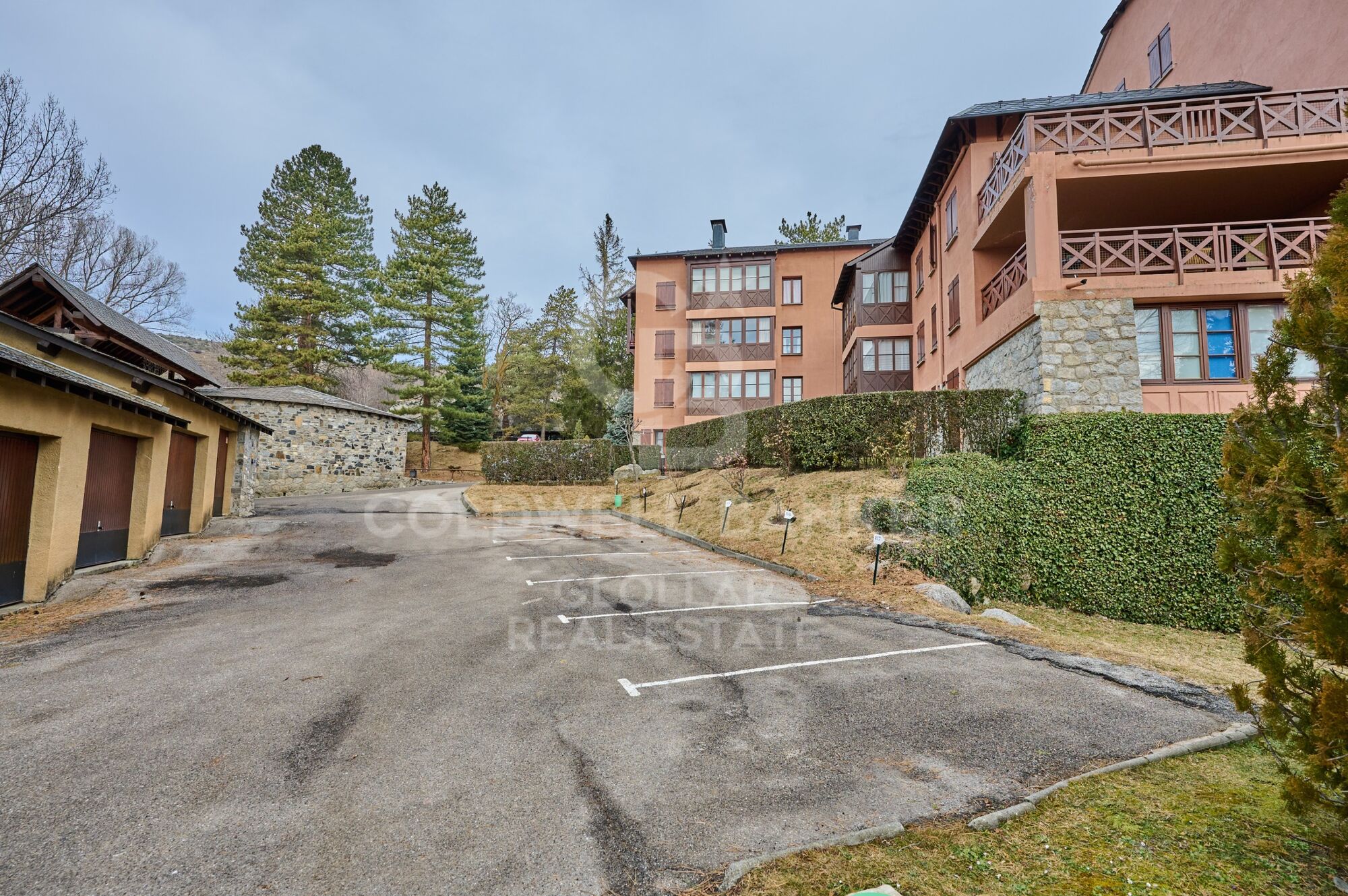 Apartment 2 Bedrooms Sale Enveitg