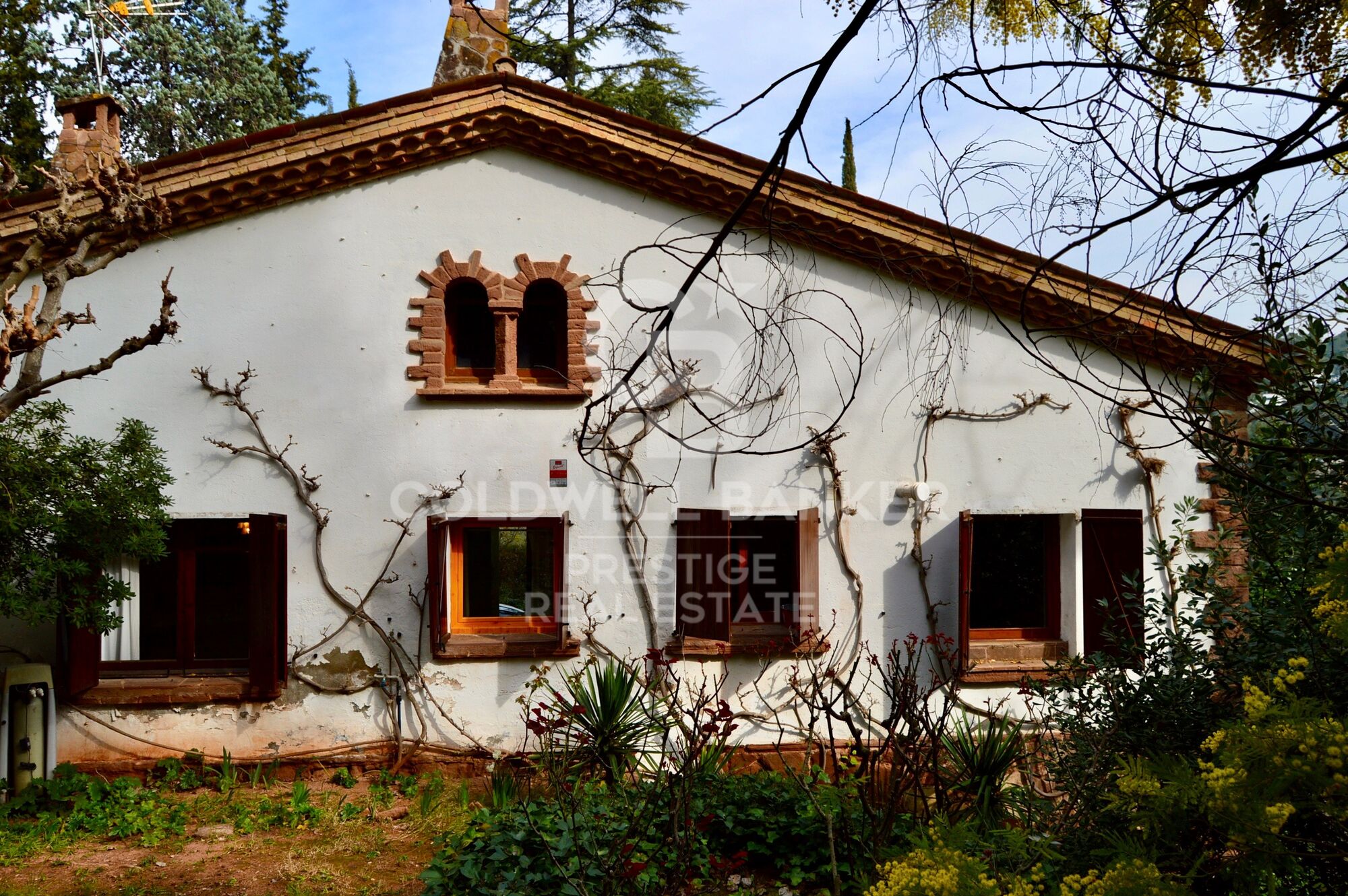 Charmante Immobilie, umgeben von Natur und Weinbergen in Castellví de Rosanes.