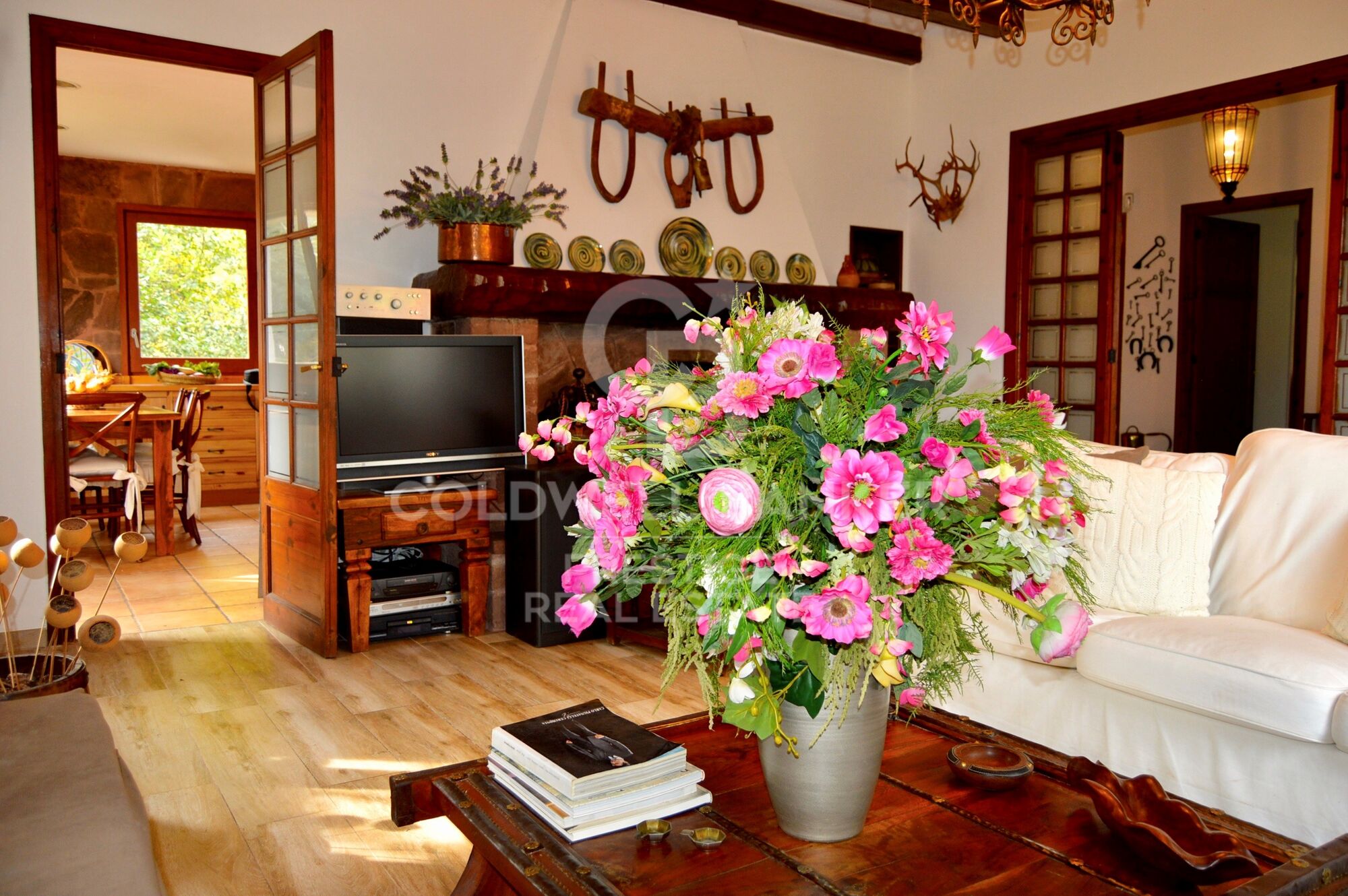 Charmante Immobilie, umgeben von Natur und Weinbergen in Castellví de Rosanes.