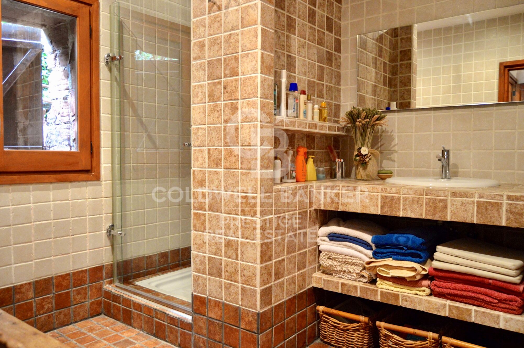 Charmante Immobilie, umgeben von Natur und Weinbergen in Castellví de Rosanes.