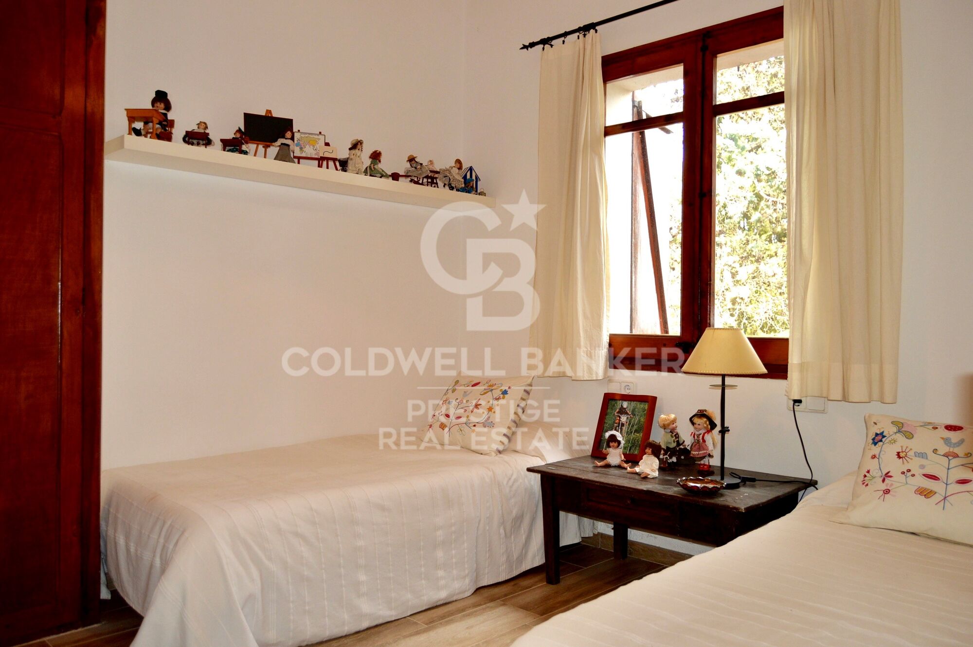 Charming property surrounded by nature and vineyards in Castellví de Rosanes.