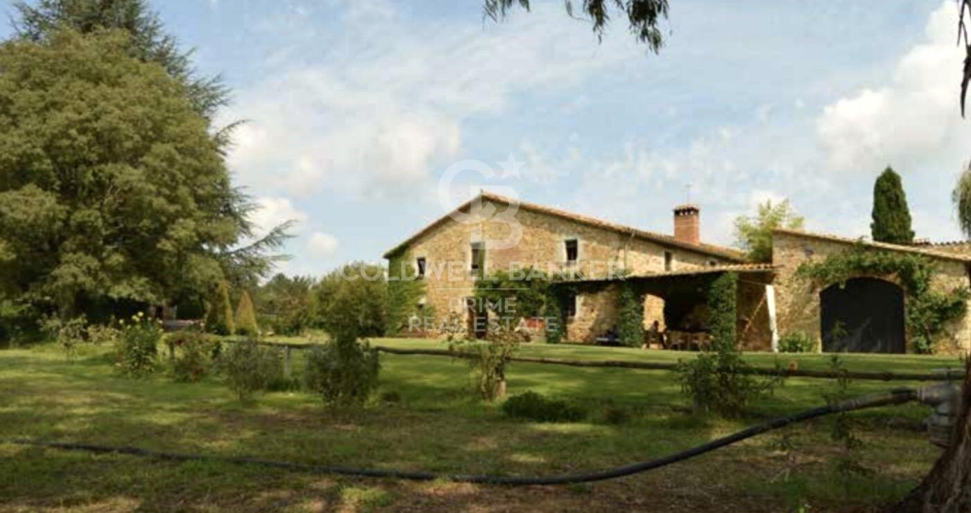 Authentic farmhouse of the s. XVI for sale in the municipality of Caldes de Malavella