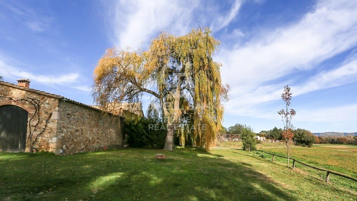 Auténtica Masía del s. XVI en venta en el municipio de Caldes de Malavella