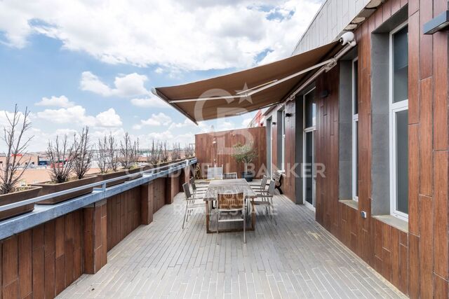 Penthouse with endless possibilities in San Blas, Madrid