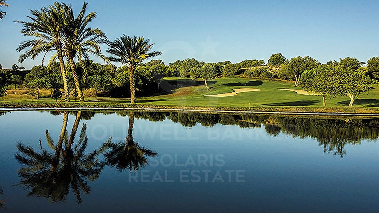 Beautiful Brand New Apartment Next to Golf Course