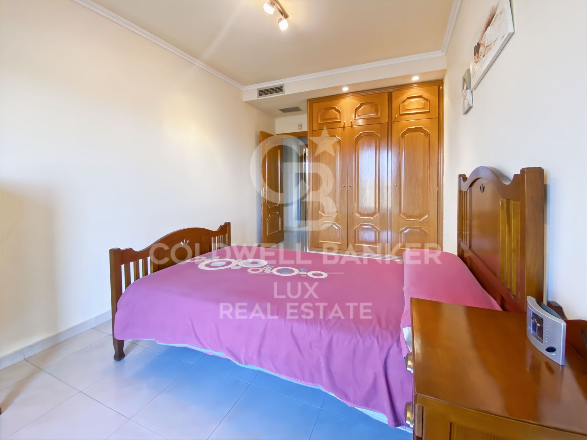 Casa con piscina y garaje en Vilamalla