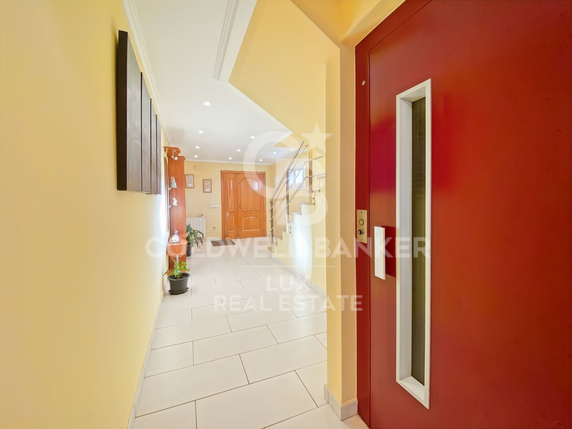 Casa con piscina y garaje en Vilamalla