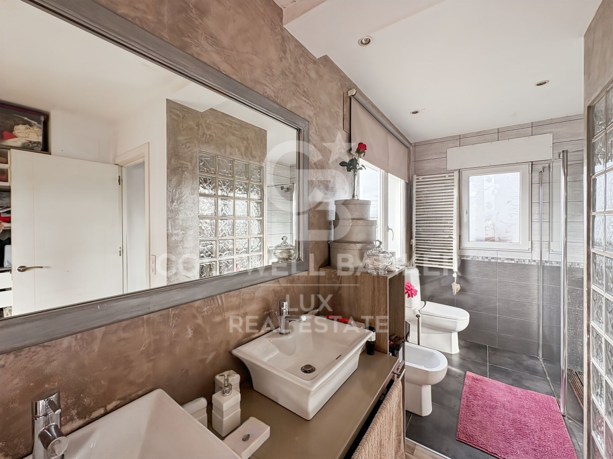 Villa moderne avec grand espace extérieur à Empuriabarava