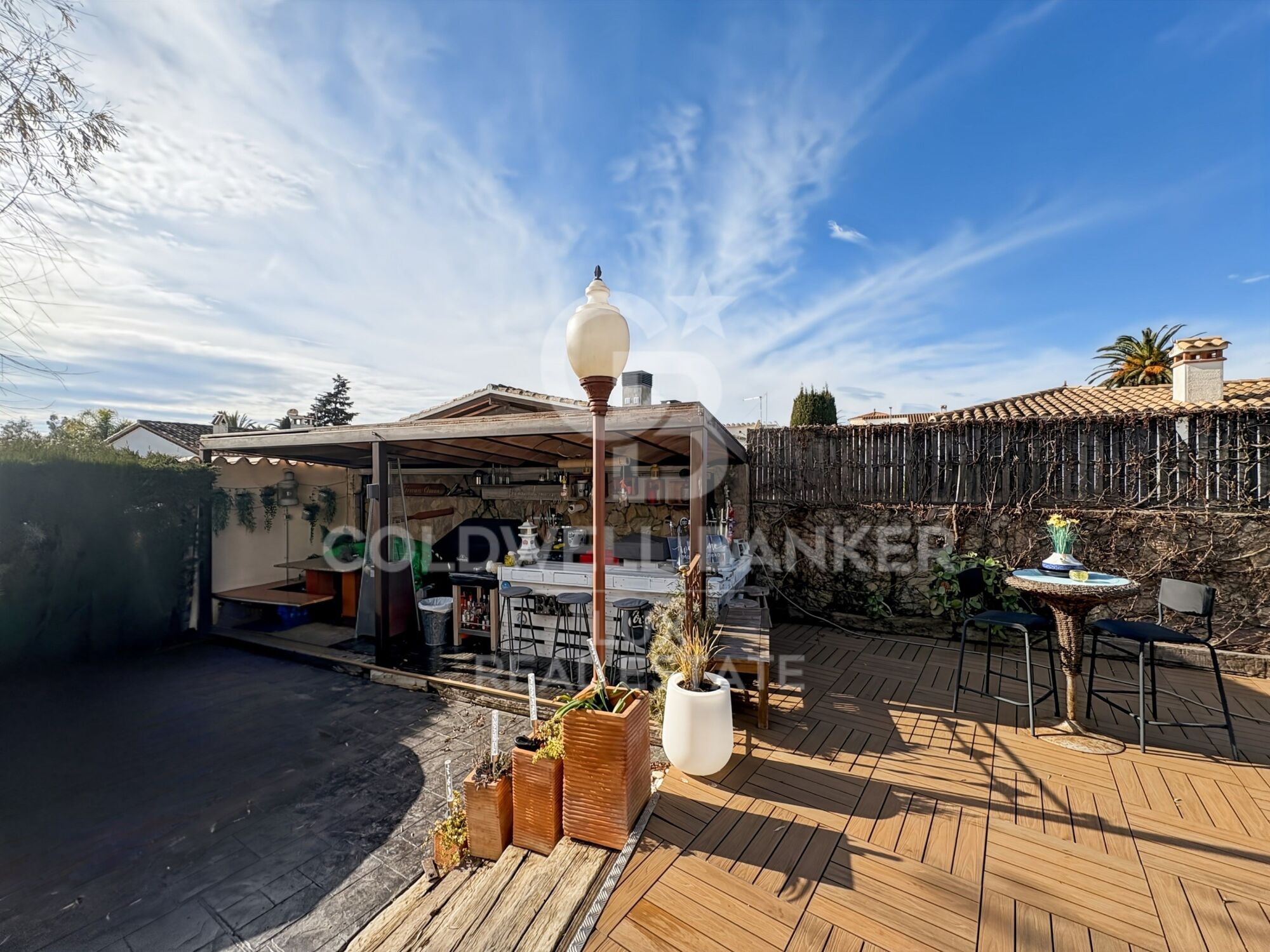 Villa moderna con amplio espacio exterior en Empuriabarava