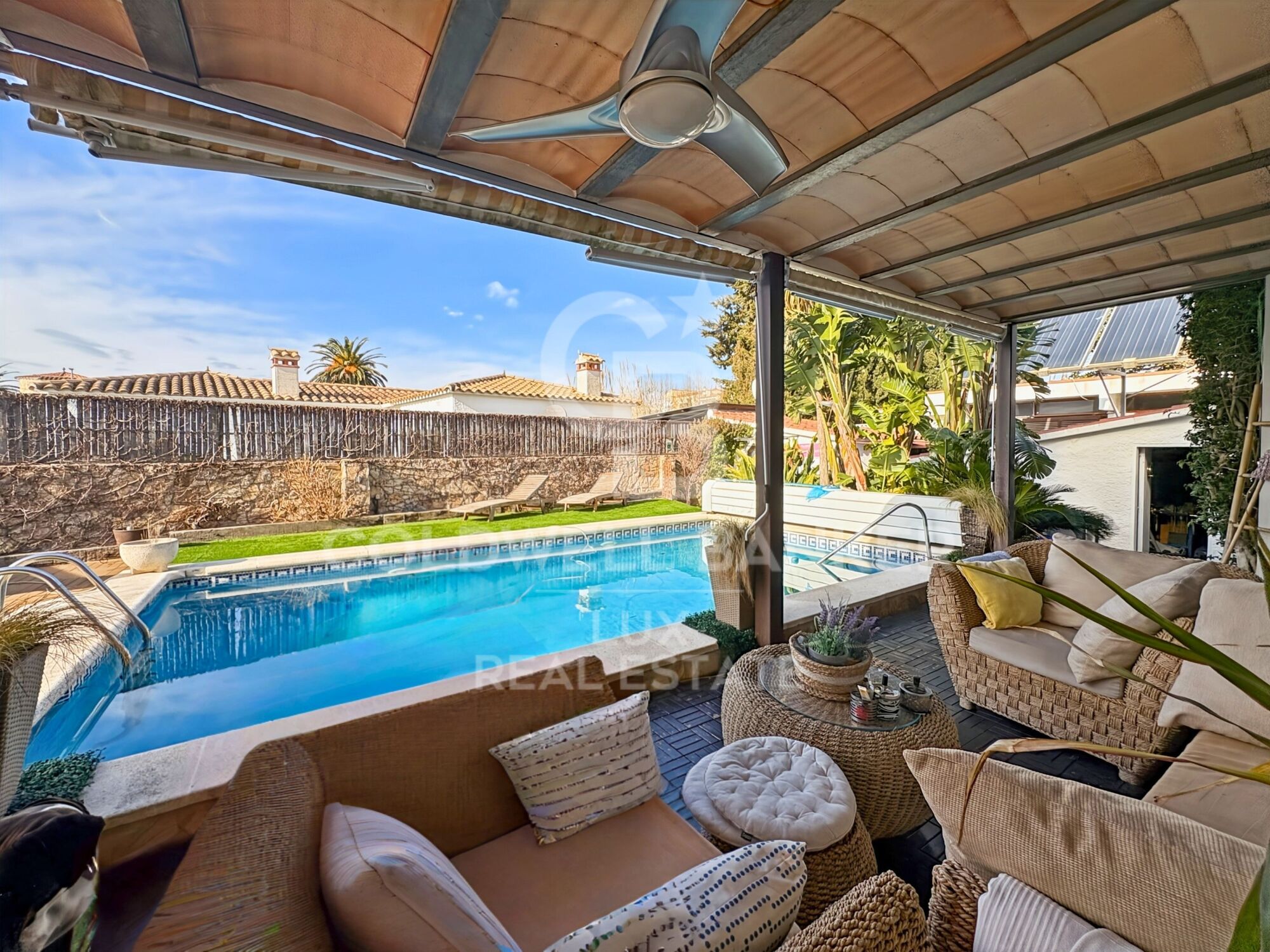 Villa moderne avec grand espace extérieur à Empuriabarava