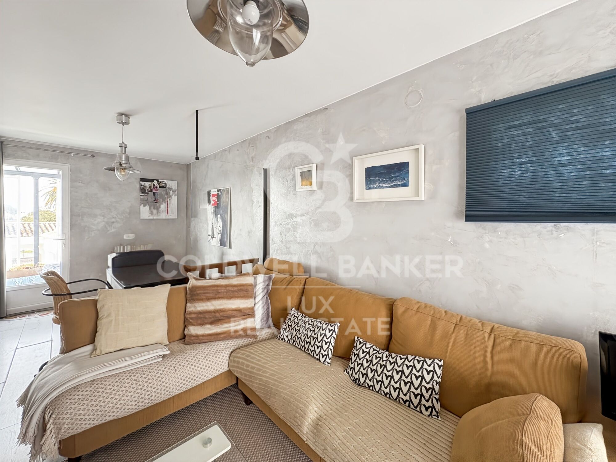 Modern villa with ample outdoor space in Empuriabarava