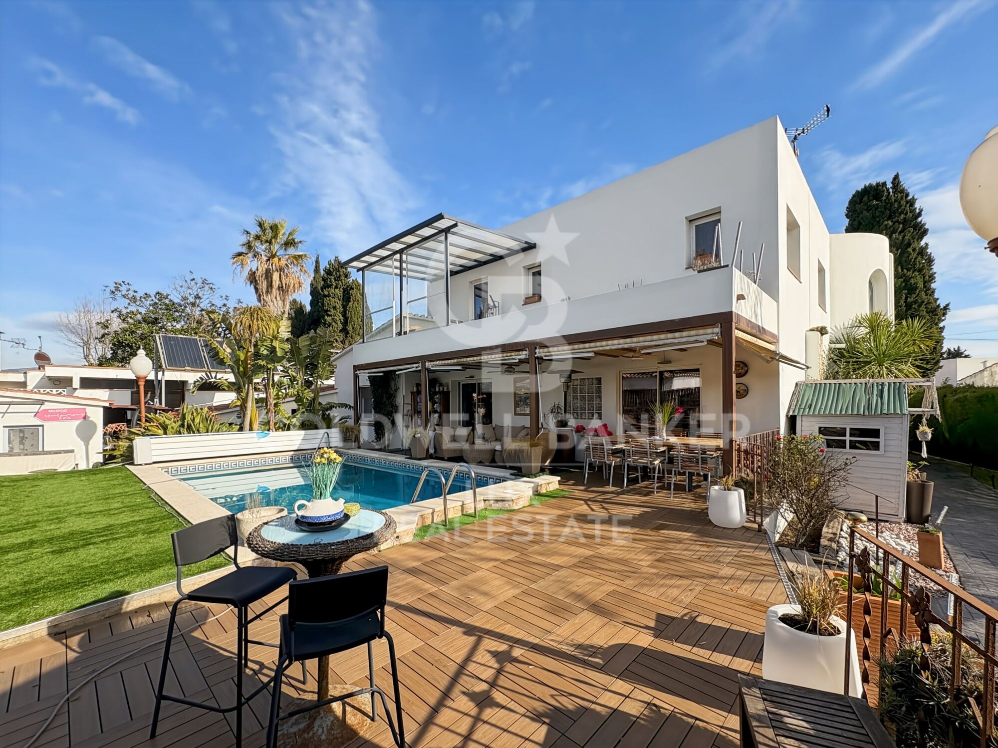 Modernes Haus mit viel Platz im Freien in Empuriabarava