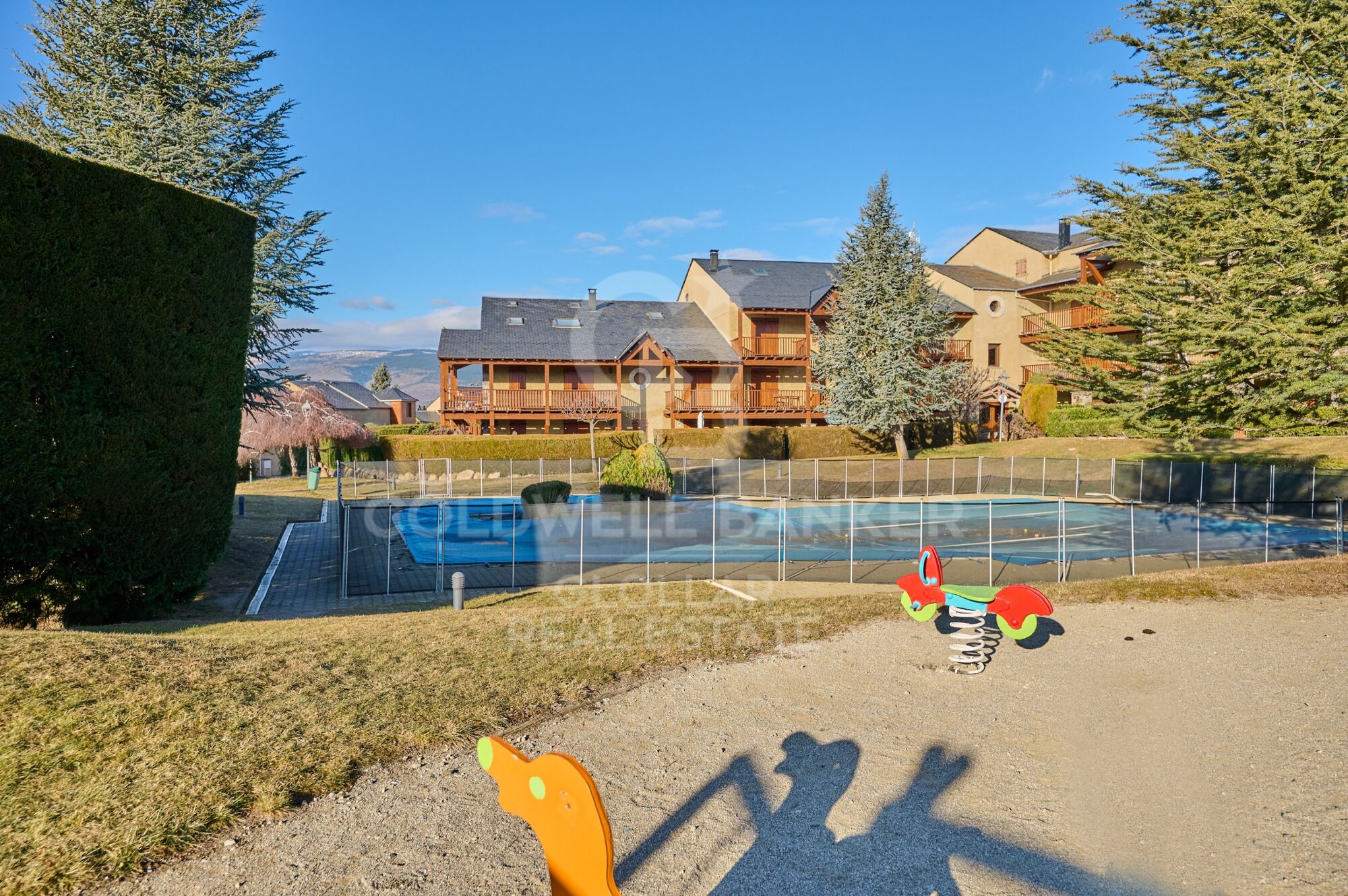 Exclusivo dúplex con terraza, piscina y vistas