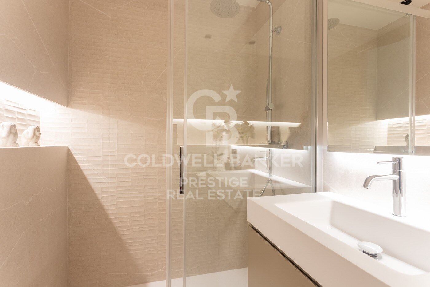 Luxury Renovated Apartment in Tres Torres