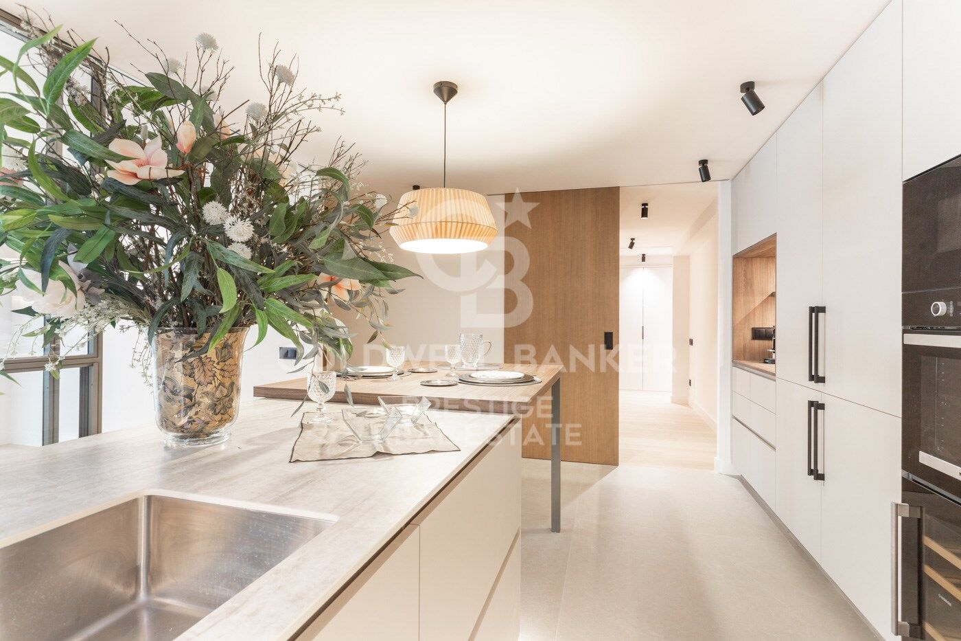 Appartement de Luxe Rénové à Tres Torres