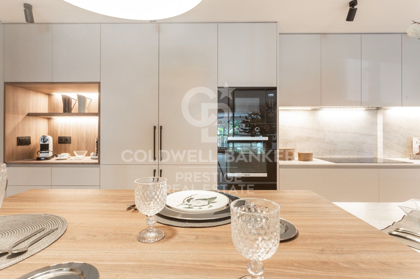 Piso de lujo reformado cerca Turo Park