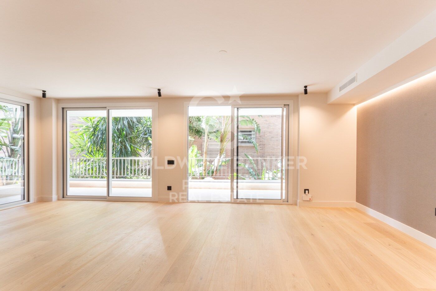 Luxury Renovated Apartment in Tres Torres