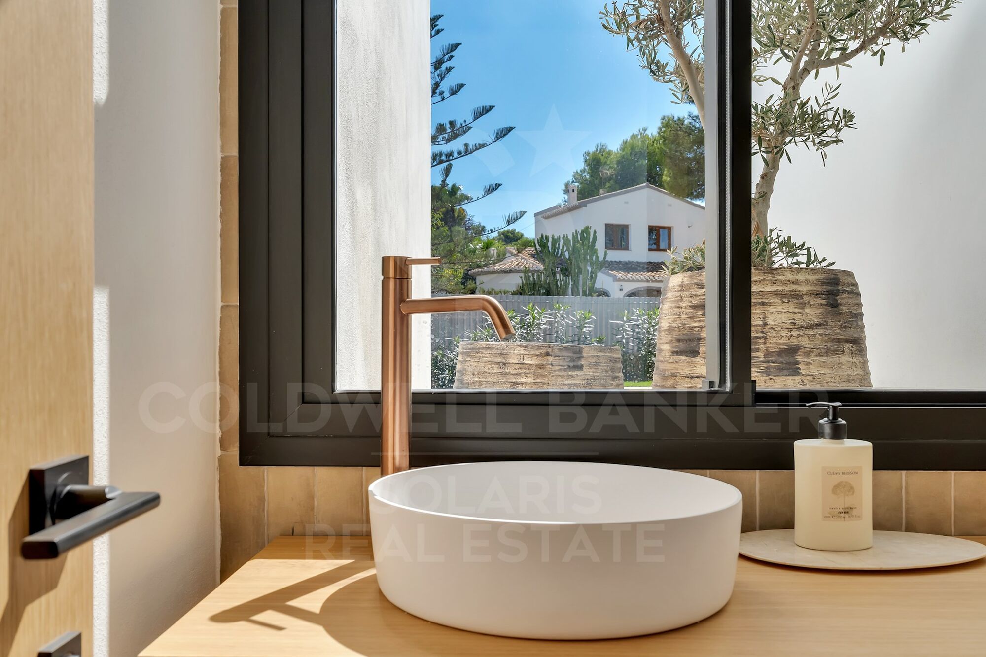 En venta maravillosa villa Kismet en Jávea de nueva construcción con vista al mar