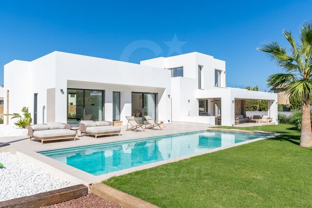 En venta maravillosa villa en Jávea de nueva construcción con vista al mar