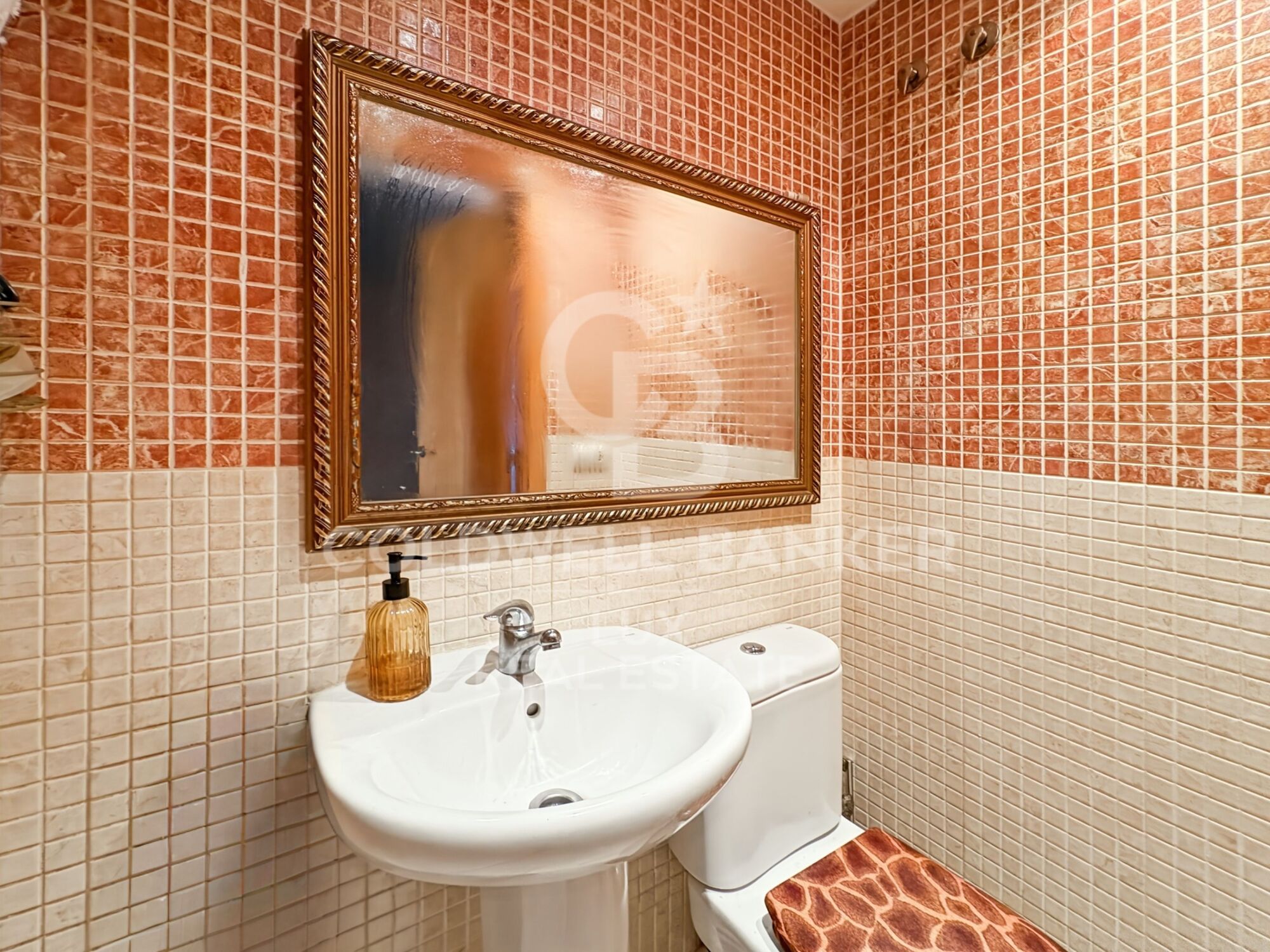 House with sunny garden and garage for sale in Empuriabrava