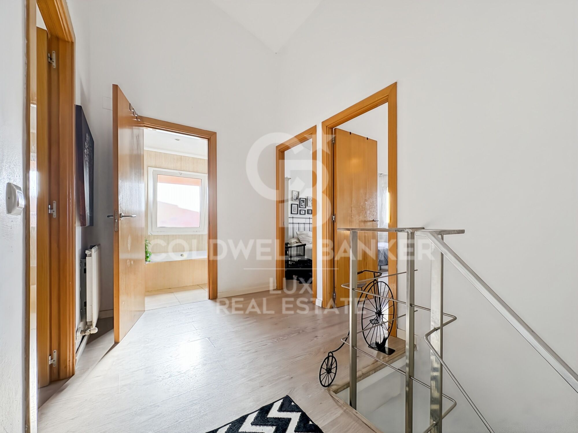 House with sunny garden and garage for sale in Empuriabrava