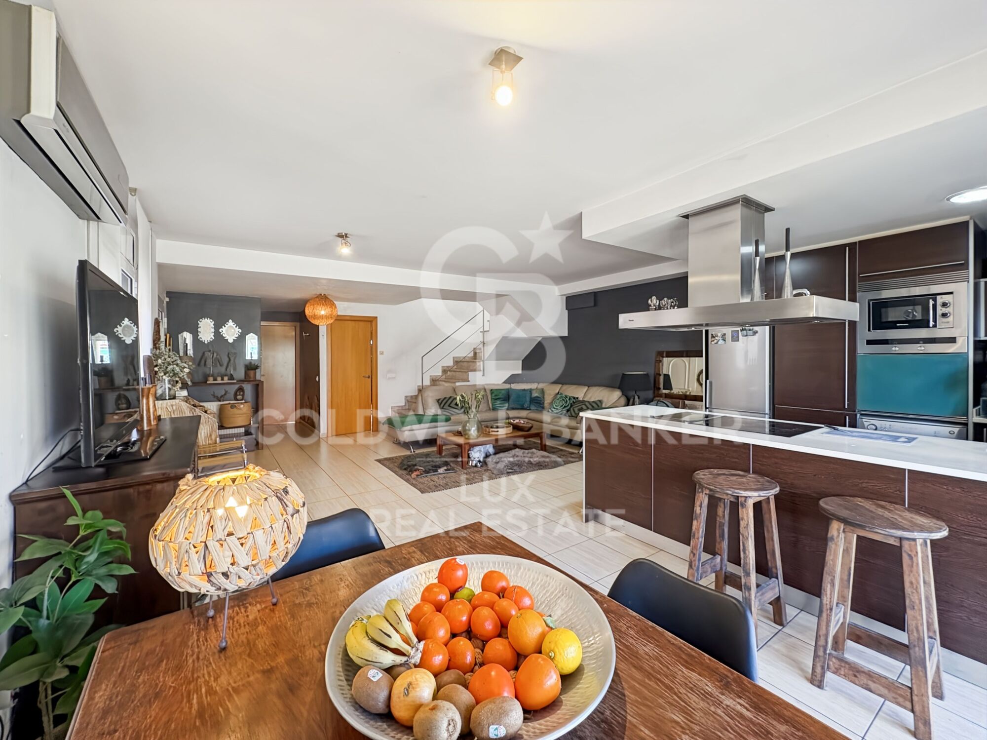 House with sunny garden and garage for sale in Empuriabrava