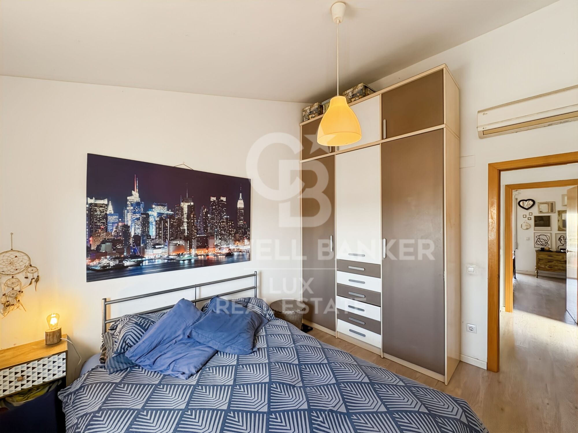 House with sunny garden and garage for sale in Empuriabrava