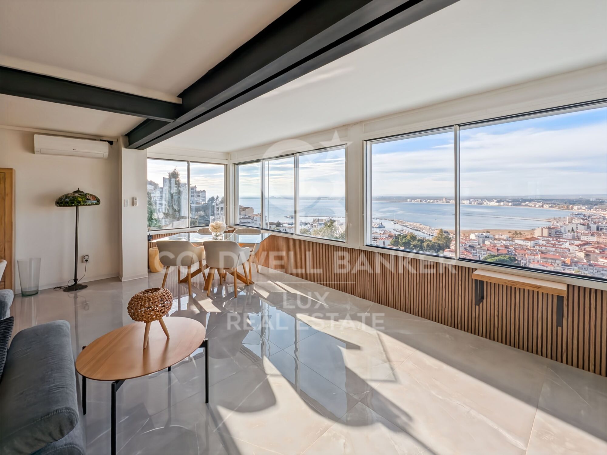 Dúplex de lujo con vistas panorámicas a la Bahía de Roses