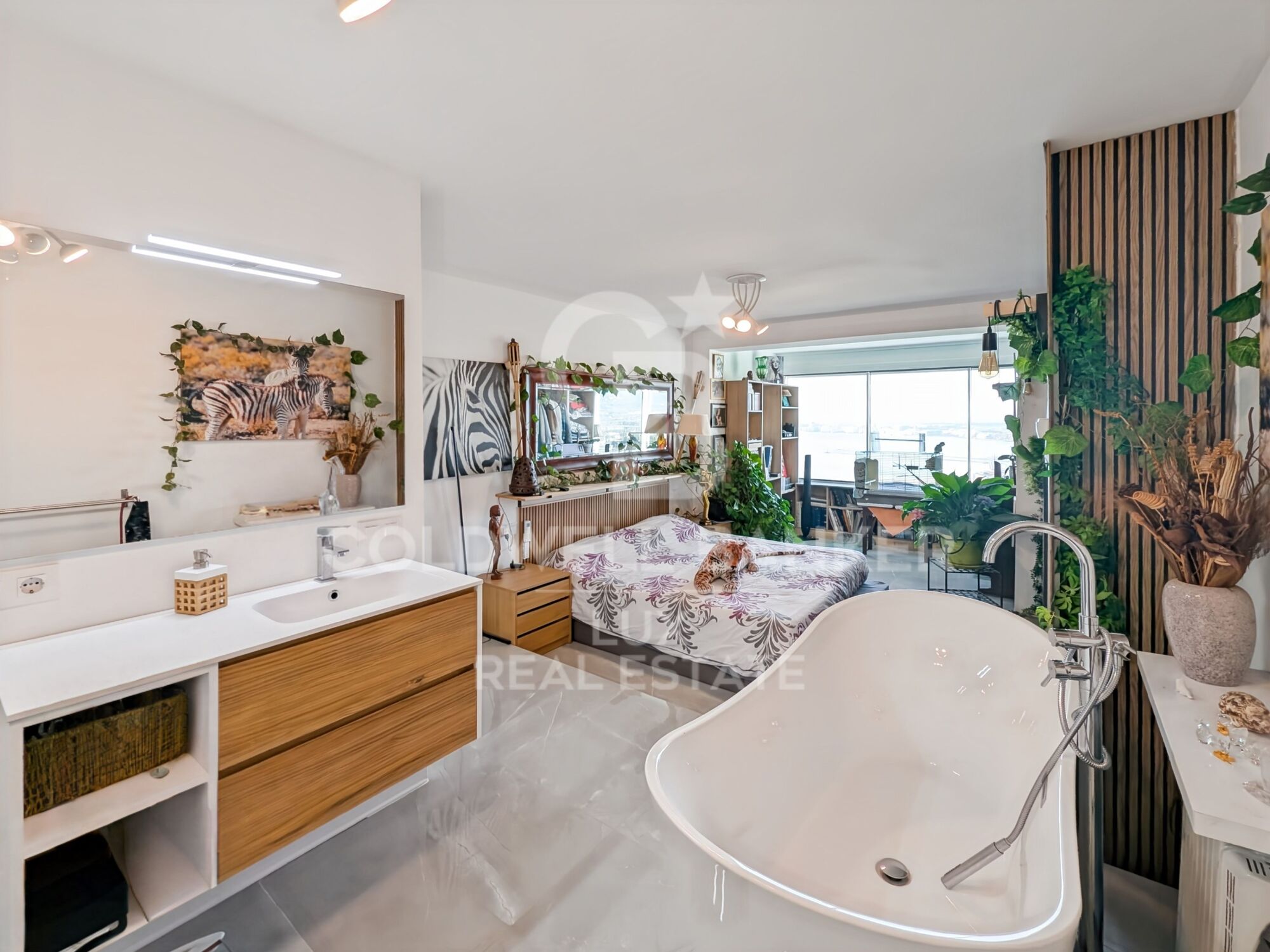 Dúplex de lujo con vistas panorámicas a la Bahía de Roses