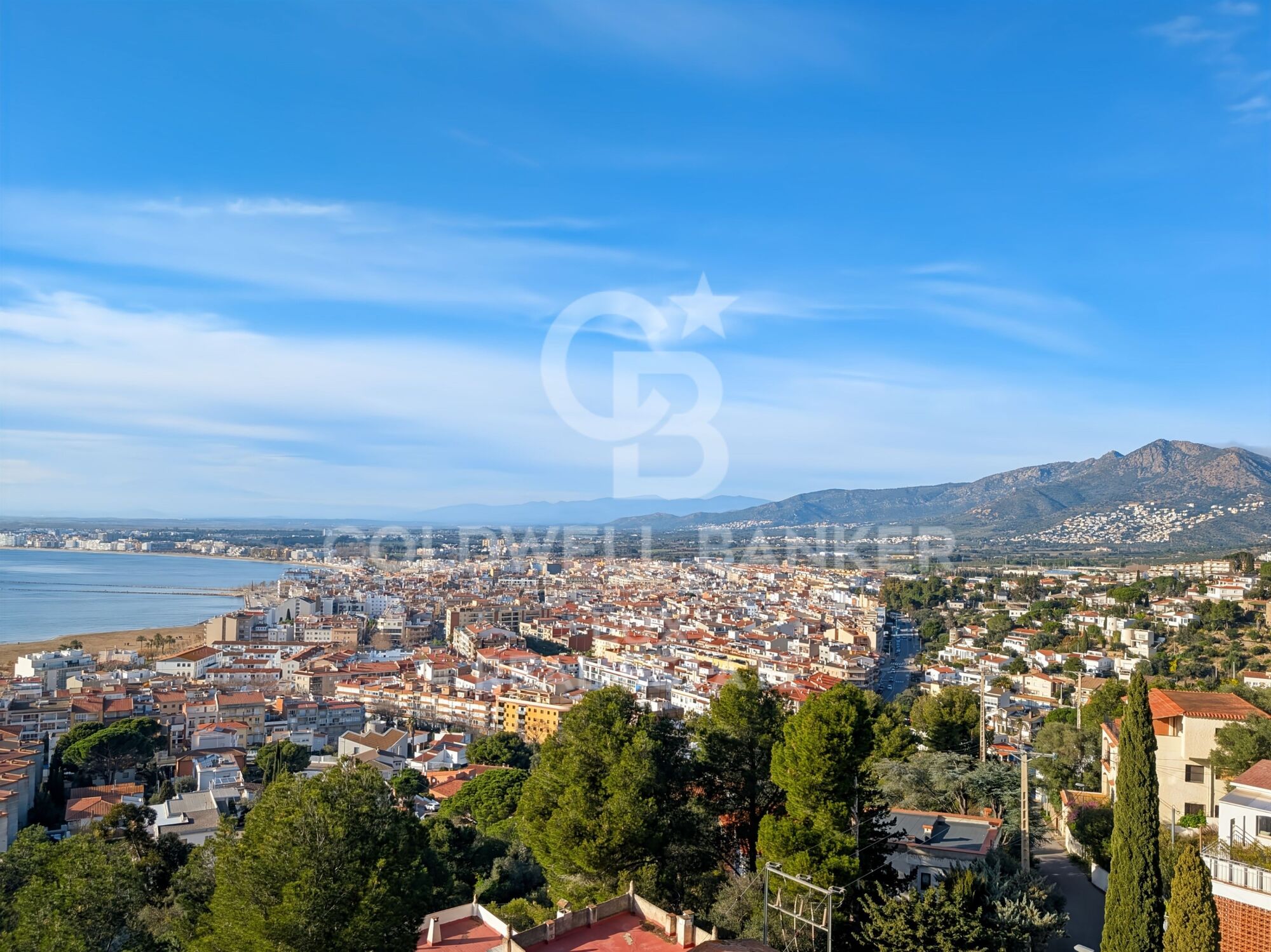 Dúplex de lujo con vistas panorámicas a la Bahía de Roses