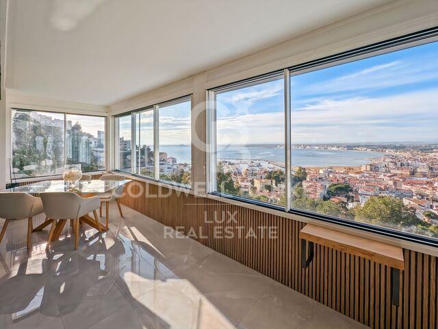 Luxuriöses Duplex mit Panoramablick auf die Bucht von Roses