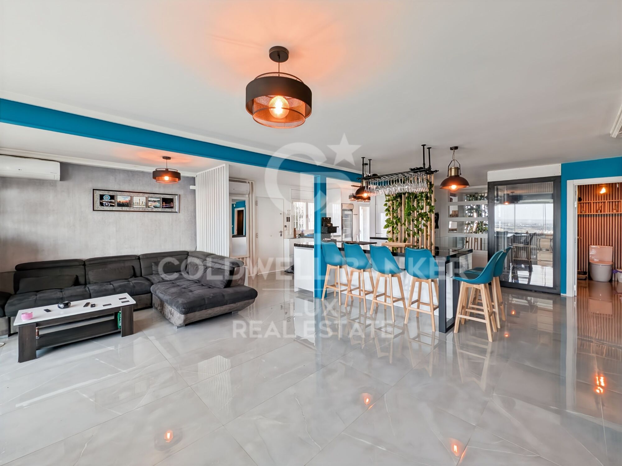 Appartement moderne avec vue mer et 2 places de parking à Roses