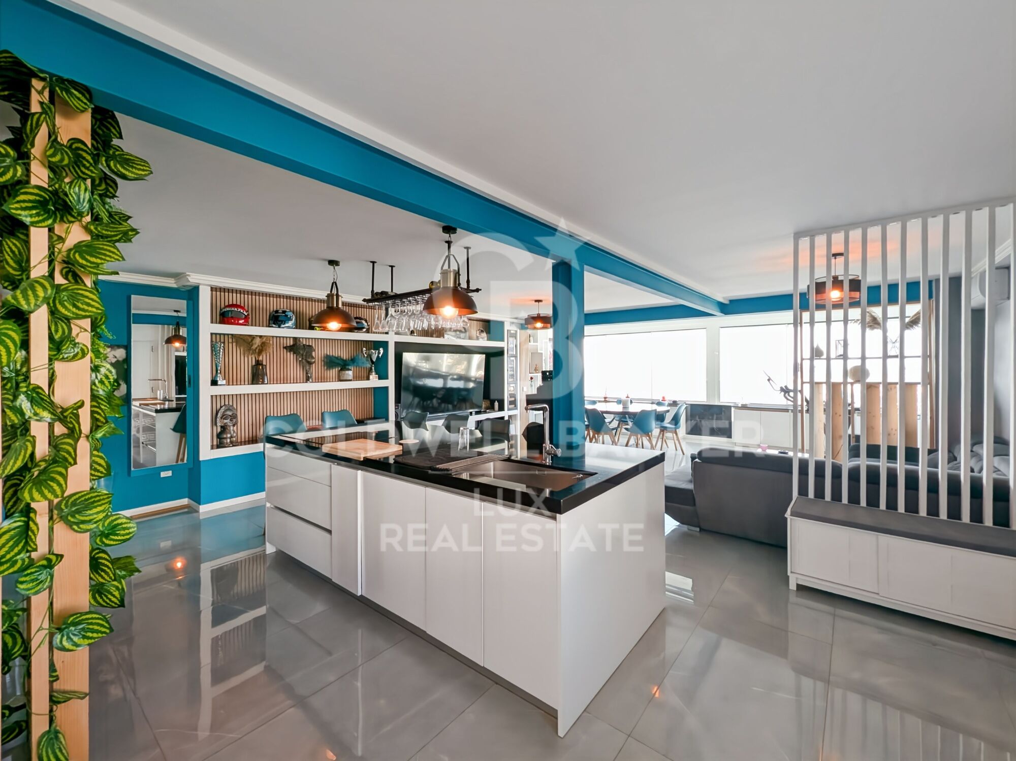 Appartement moderne avec vue mer et 2 places de parking à Roses