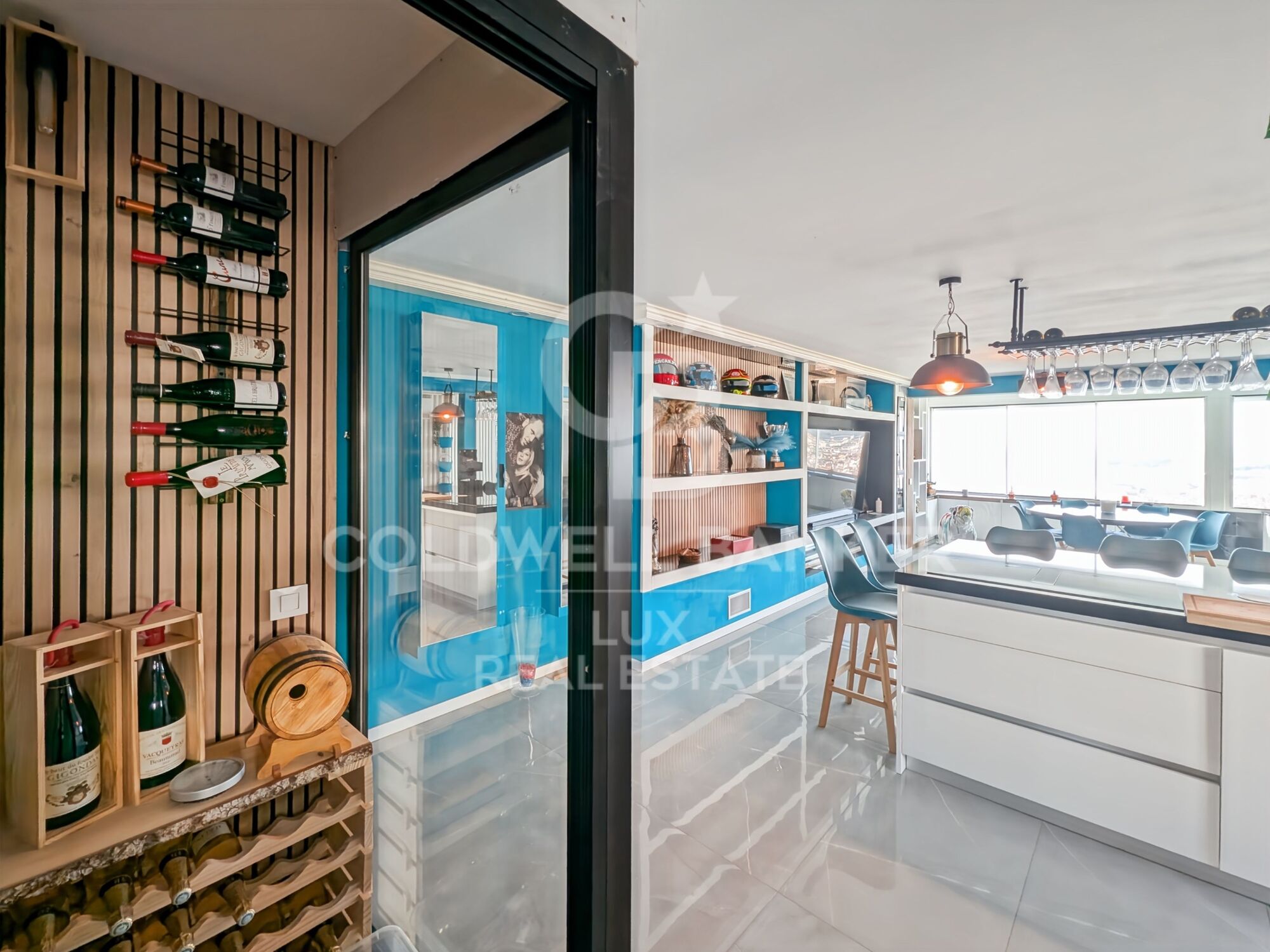 Appartement moderne avec vue mer et 2 places de parking à Roses