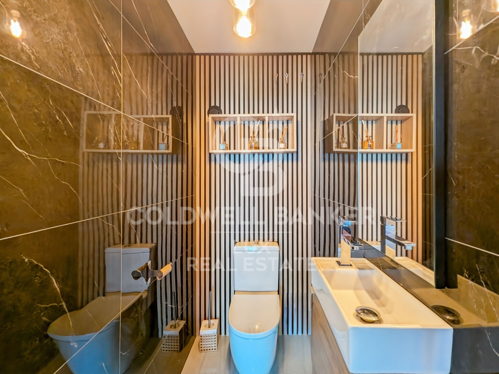 Appartement moderne avec vue mer et 2 places de parking à Roses