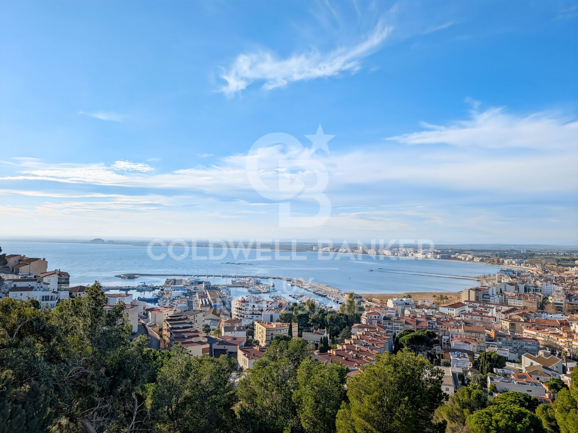 Appartement moderne avec vue mer et 2 places de parking à Roses