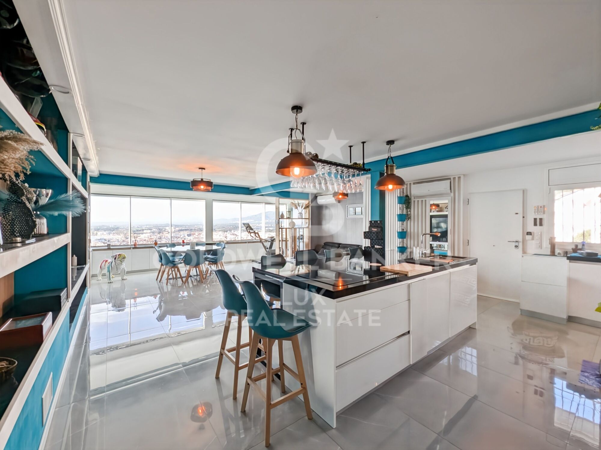 Appartement moderne avec vue mer et 2 places de parking à Roses