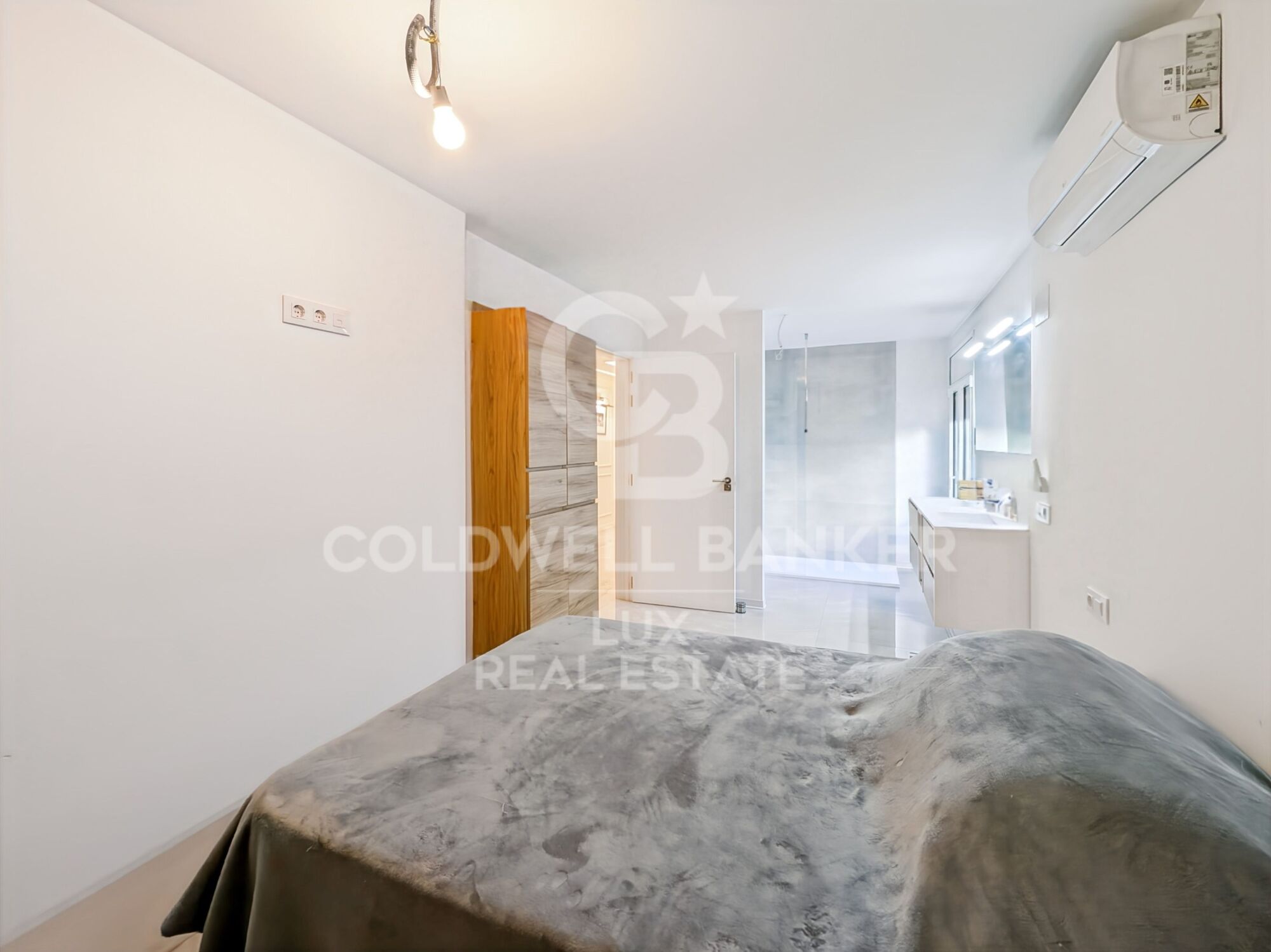 Moderne Wohnung mit Meerblick und 2 Parkplätzen in Roses