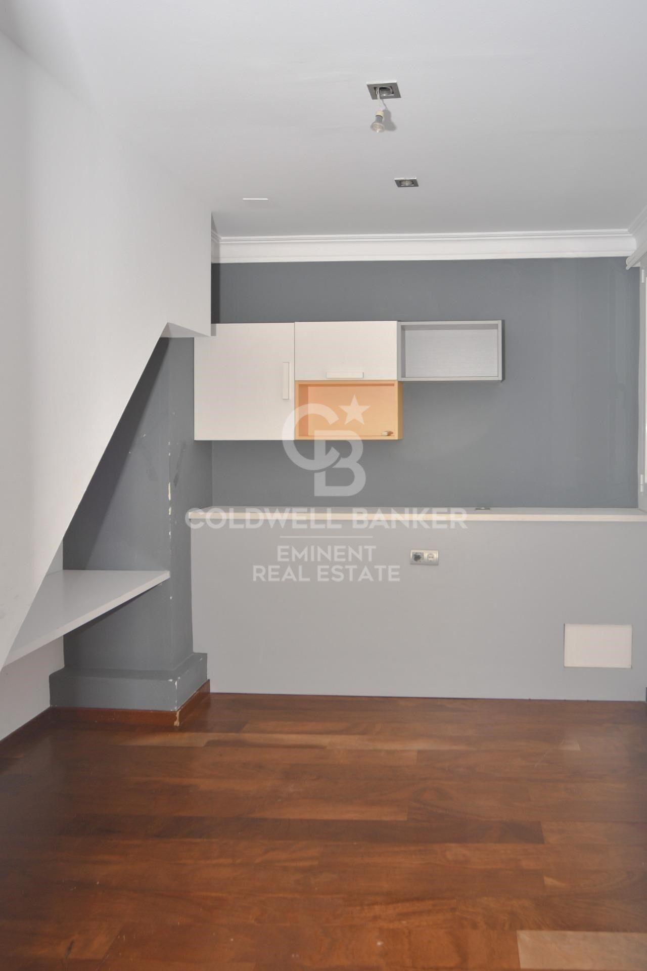 Espectacular ático modernista en finca regia a pocos pasos de l'Arc del Triomf