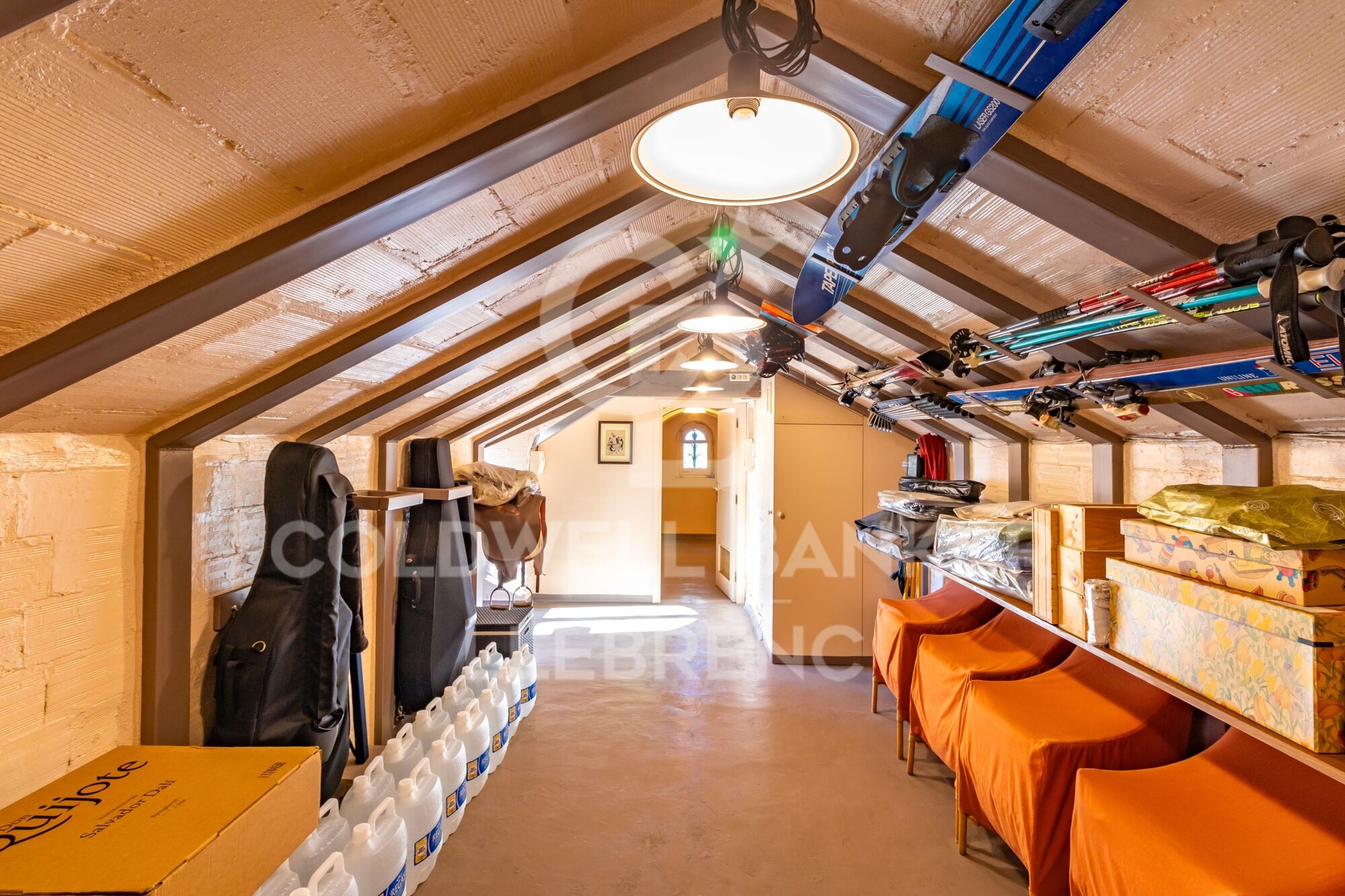 Beautiful house with a large plot for sale on the road from Vallvidrera to Molins de Rei