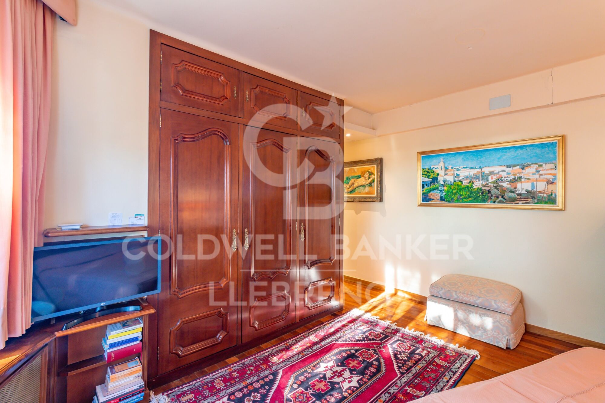 Beautiful house with a large plot for sale on the road from Vallvidrera to Molins de Rei