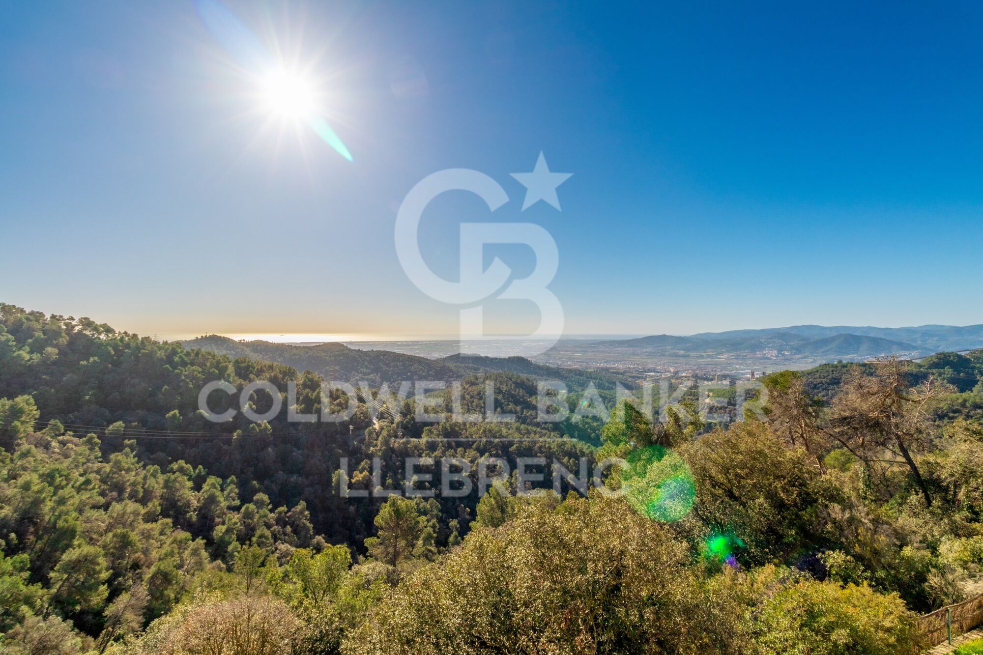 Beautiful house with a large plot for sale on the road from Vallvidrera to Molins de Rei