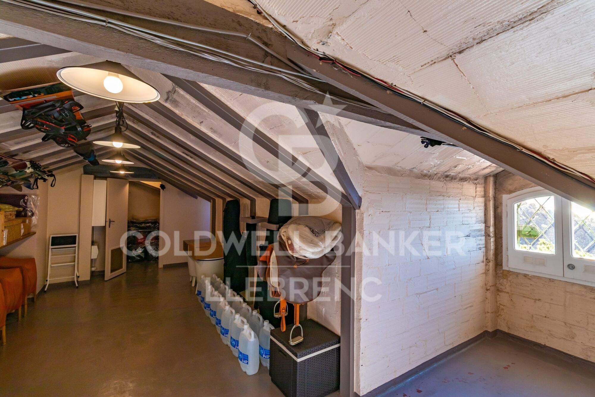 Beautiful house with a large plot for sale on the road from Vallvidrera to Molins de Rei