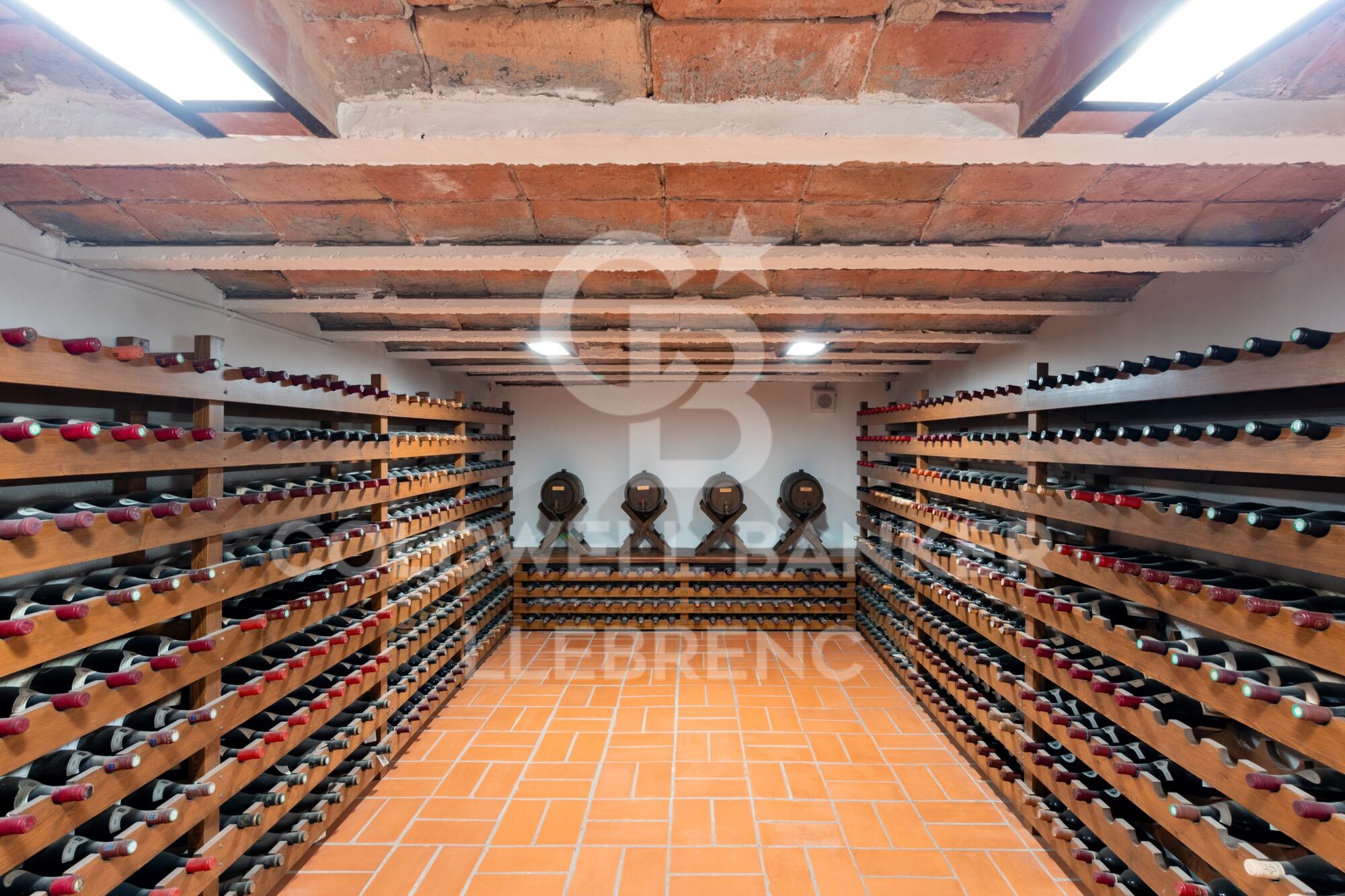 Beautiful house with a large plot for sale on the road from Vallvidrera to Molins de Rei