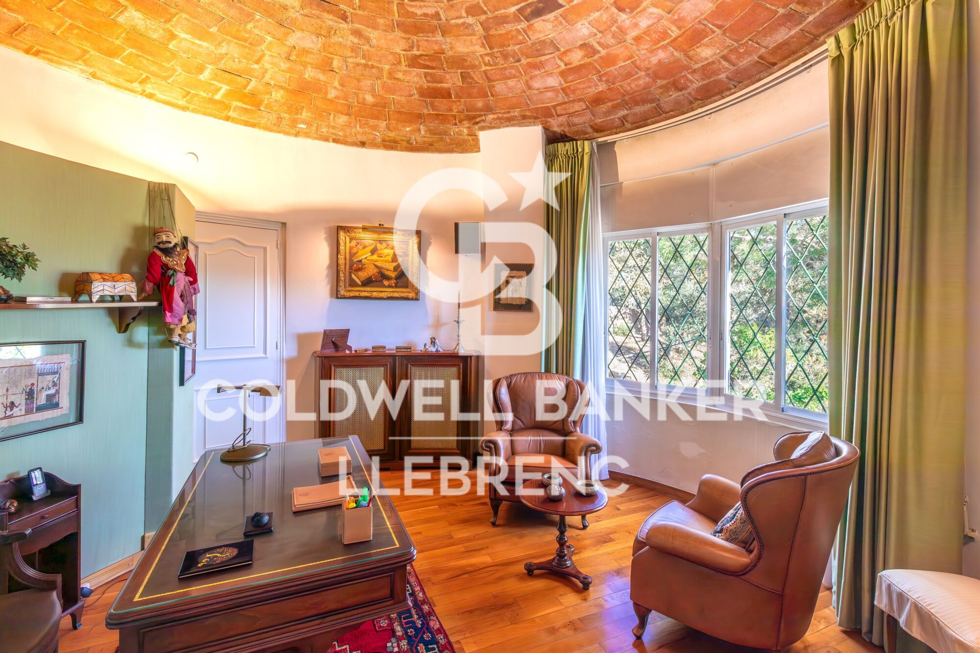 Beautiful house with a large plot for sale on the road from Vallvidrera to Molins de Rei