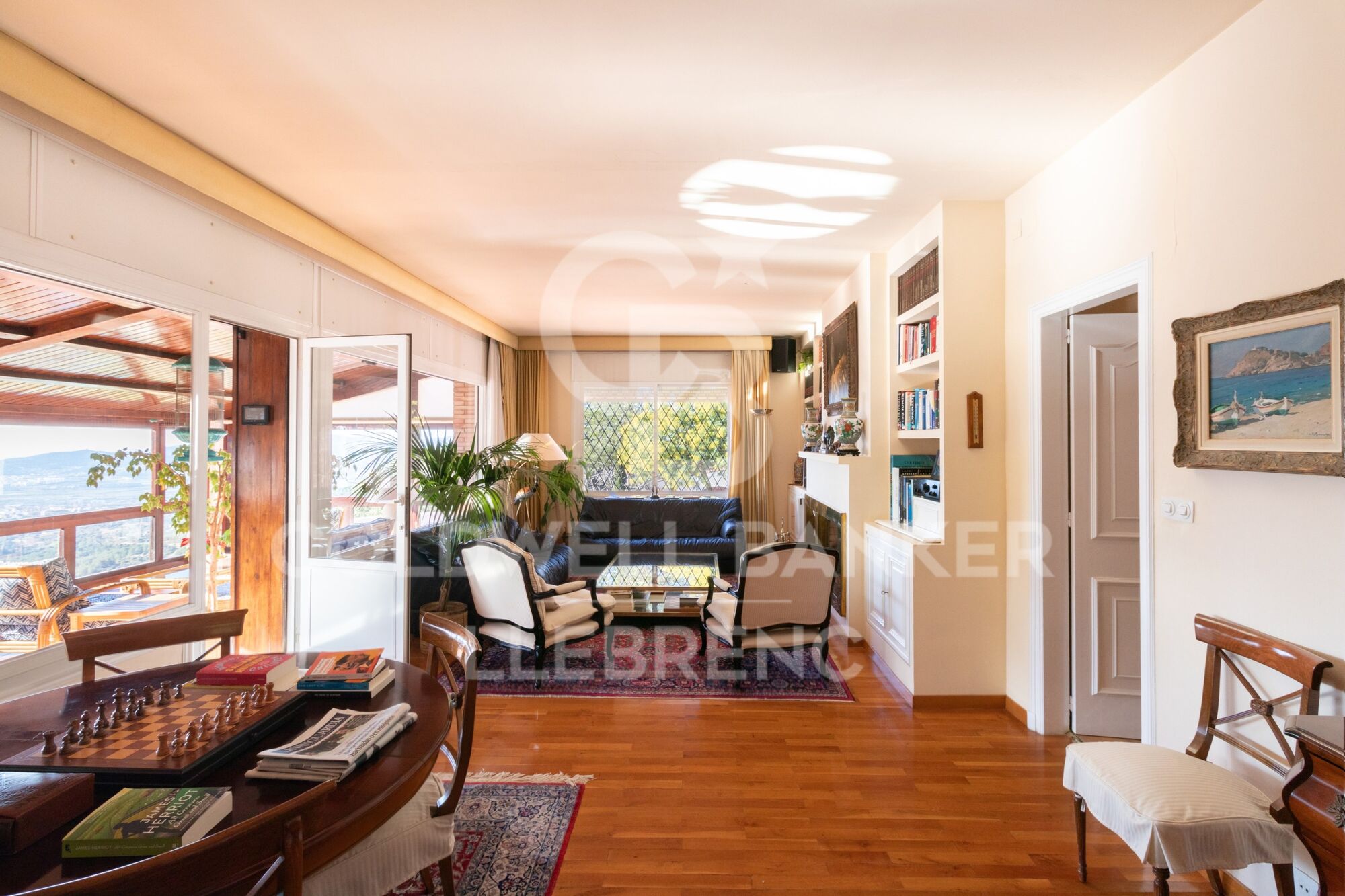 Beautiful house with a large plot for sale on the road from Vallvidrera to Molins de Rei