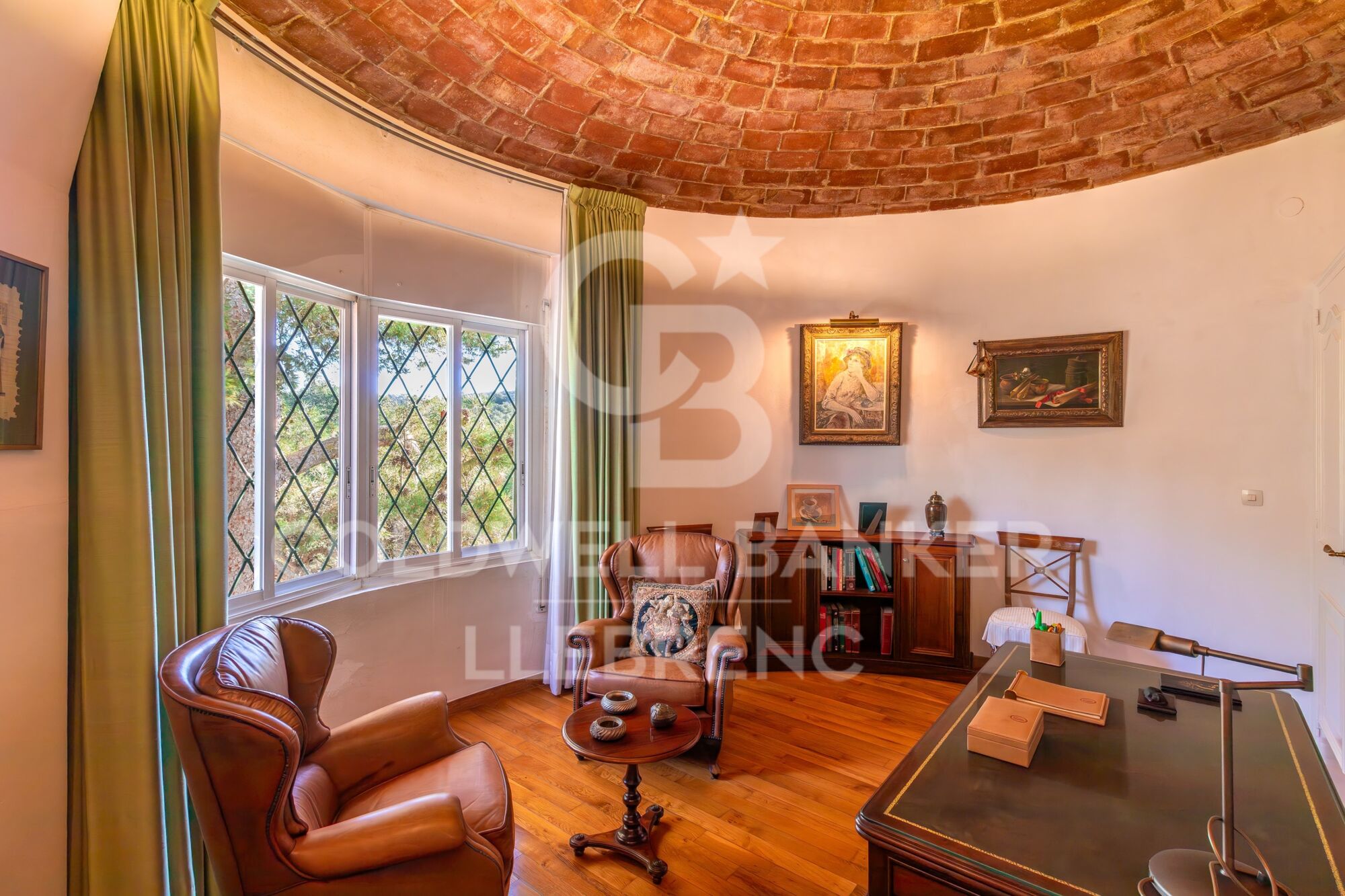 Beautiful house with a large plot for sale on the road from Vallvidrera to Molins de Rei