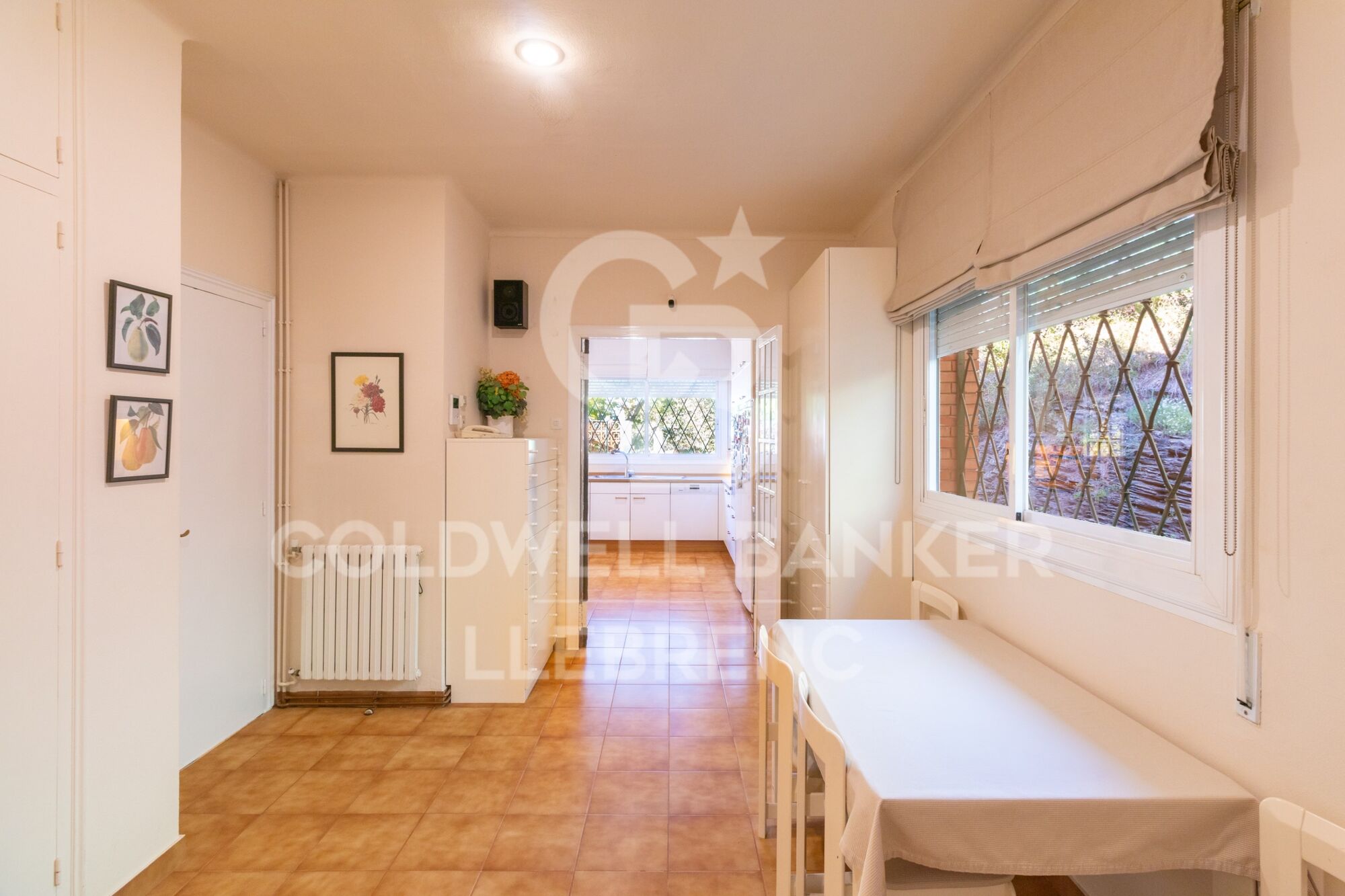 Beautiful house with a large plot for sale on the road from Vallvidrera to Molins de Rei